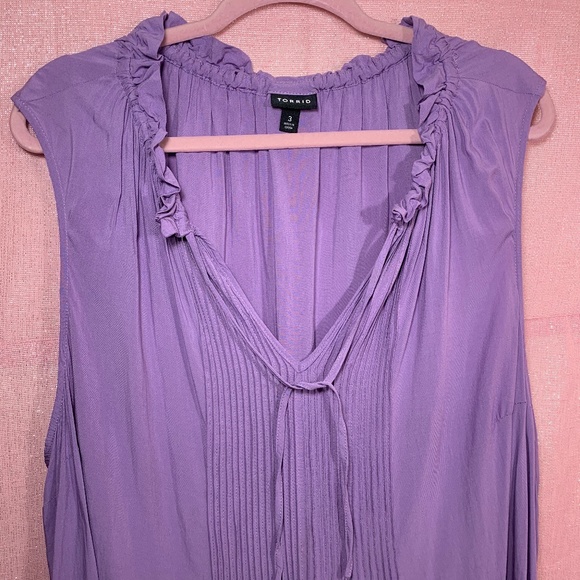 EUC torrid Sleeveless Top - Picture 4 of 4